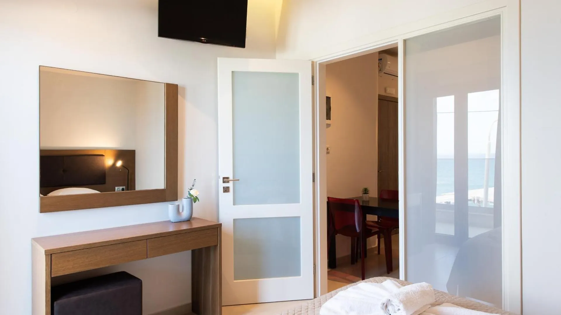 Panasia Seaview Apartments Kokkini Hani